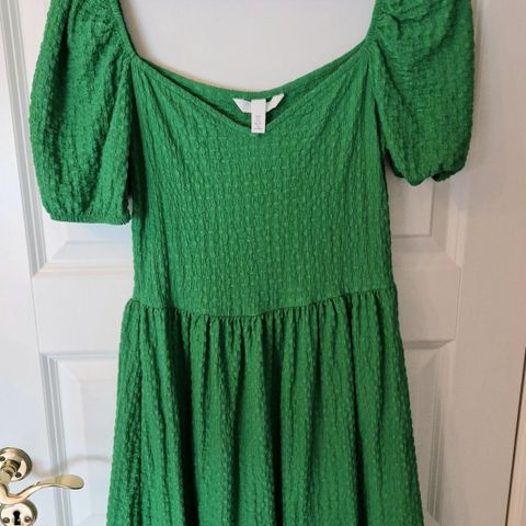 Grønn kjole, lite brukt