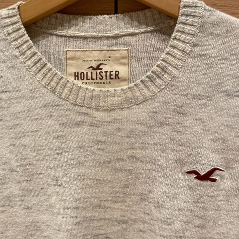 Hollister strikkegenser