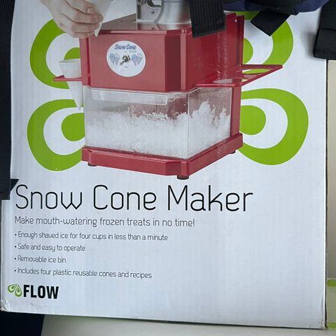 Snow cone maker