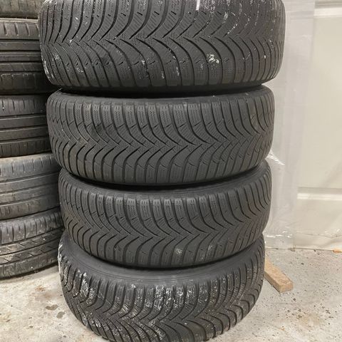 Gode Hankook vinterdekk med stålfelger. 195/65R15 95T