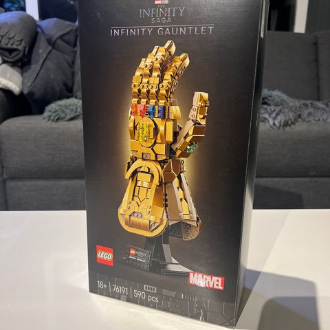 LEGO THE INFINITY GAUTHLET