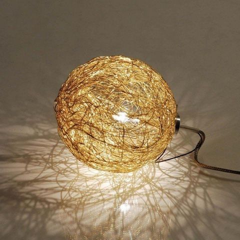 Fil de Fer Sweet Light Table Lamp