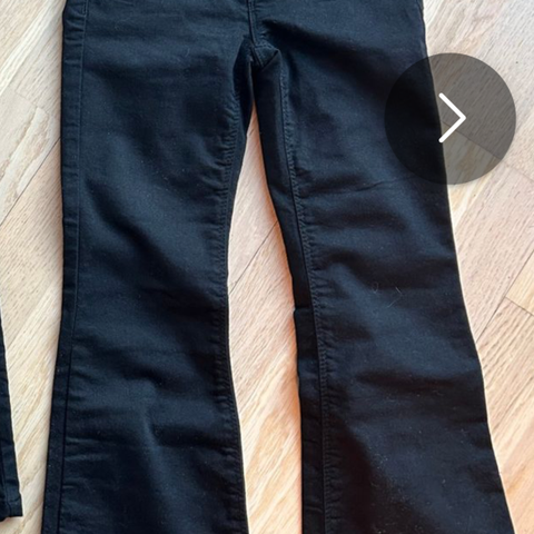 Kjempekule sorte jeans fra Costbart (W23)