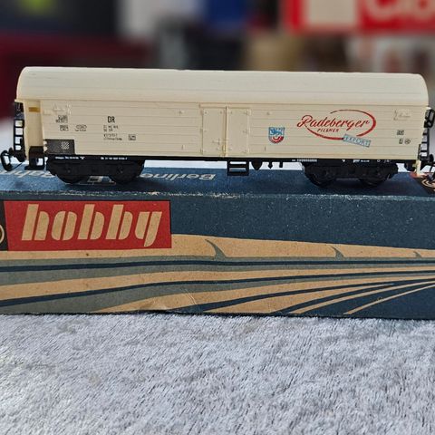 Vintage togvogn fra TT Hobby, i org.eske