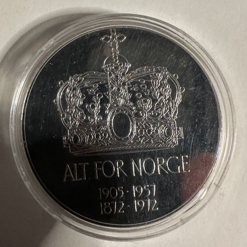Kong Haakon VII minnemedalje i SØLV 1972  (2790 AF)