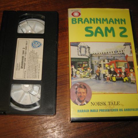 Stor samling VHS video kassetter selges.