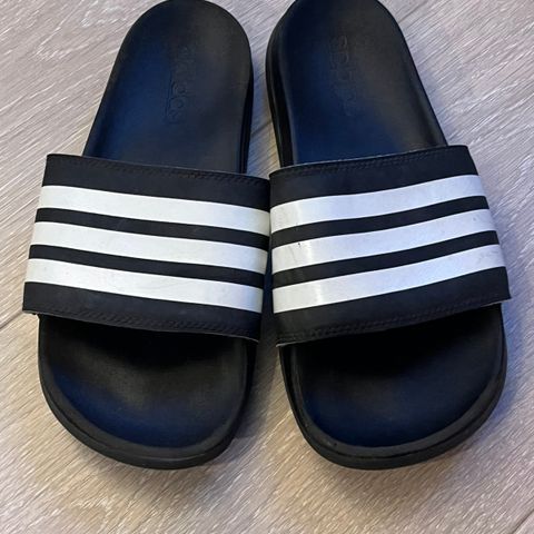 Adidas slippers str 40 1/2