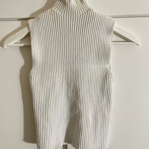 Høyhalset vest