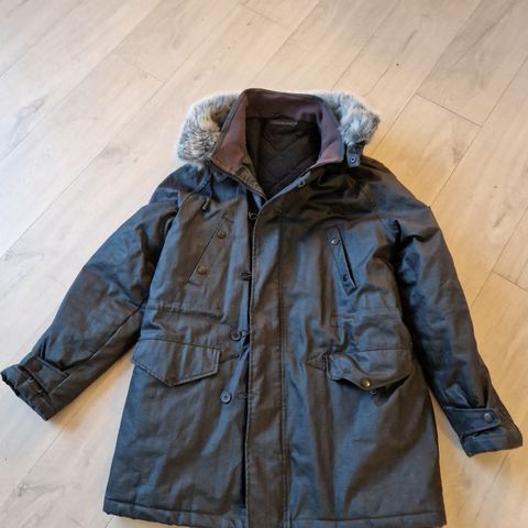 NY og UBRUKT vinterjakke/parkas/oil-skin str xl