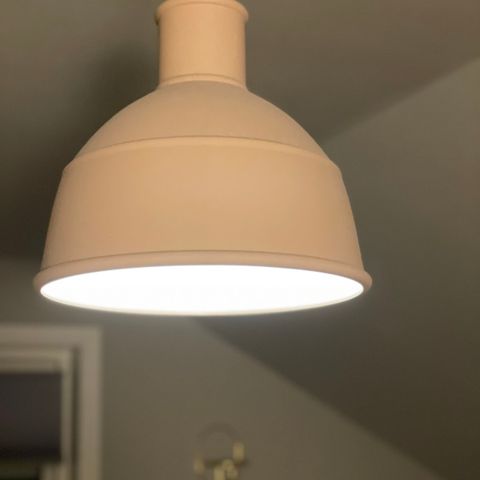 Muuto Unfold lampe i fargen Nude