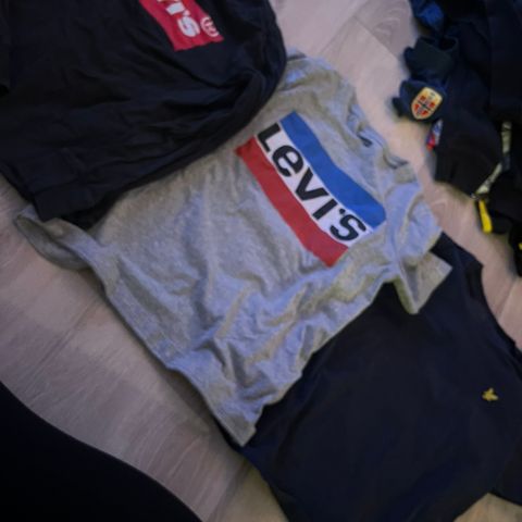 Levis, lyle & scott klær.