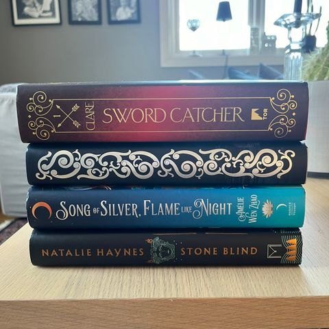 Special edition bøker (Fairyloot og Waterstones)