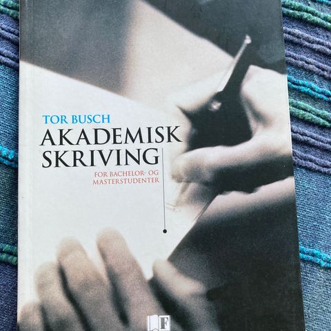 Akademisk skriving. Tor Busch