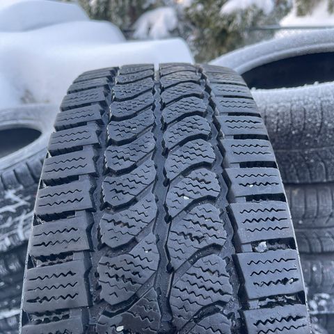 205/65R16C dekk vinter 4 stykk   7mml