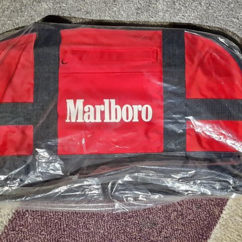 Marlboro  begg. Ikke åpnet  54 cm bred