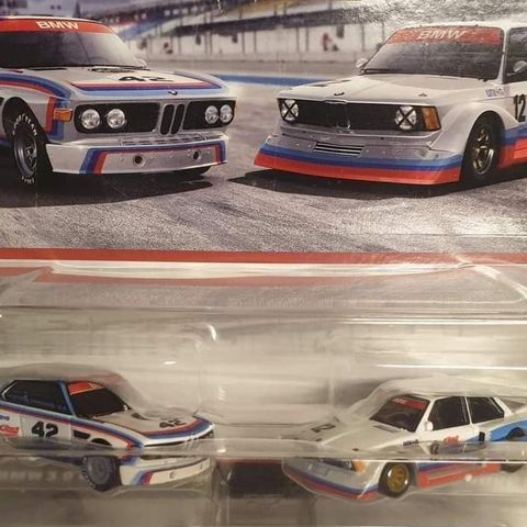 Hot Wheels BMW 2 pack 73 BMW 3.0 CSL Race Car  BMW 320 Group 5