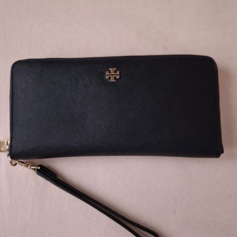 Tory Burch robinson passport continental wallet