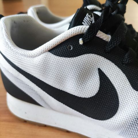 Herresko Nike MD Runner 2