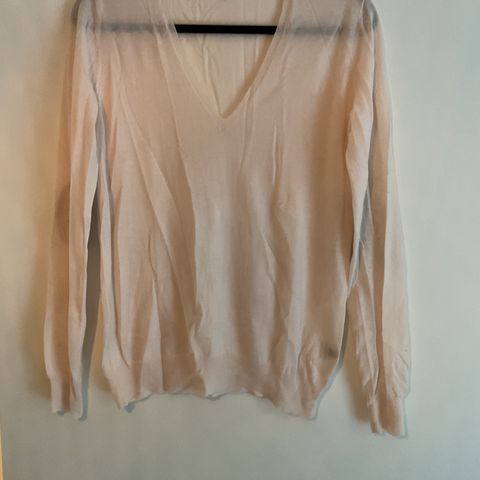 Tynn 100% Cashmere genser fra Joseph.