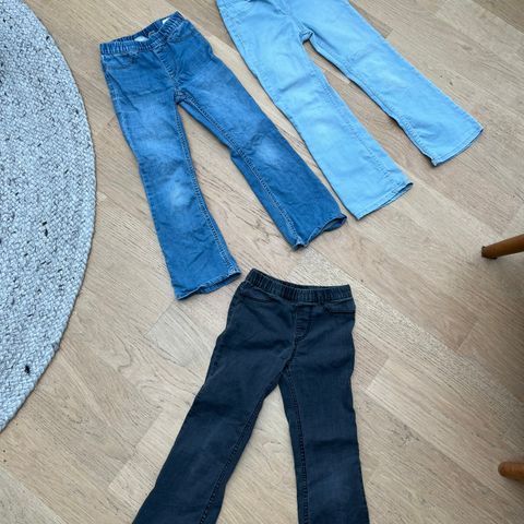 Flare Jeans selges