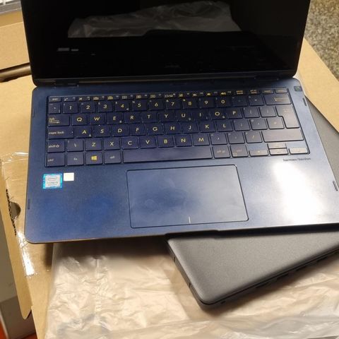 Asus Zenbook core i5 gen8 256ssd ram16 2016