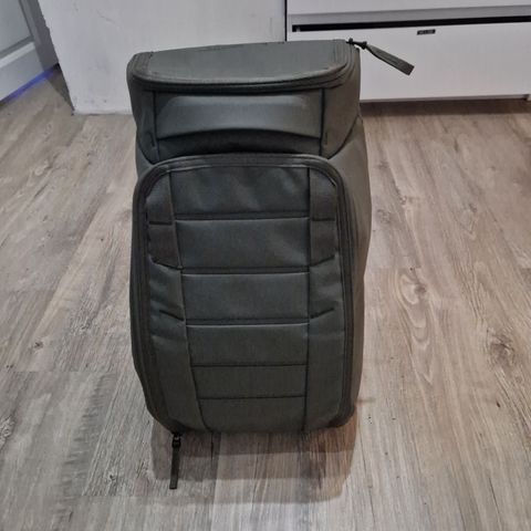 Db Hugger 30L Moss green nesten ikke brukt