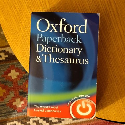 Engelsk Ordbok: Oxford Paperback Dictionary & Thesaurus