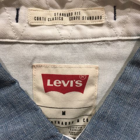 Levis skjorte