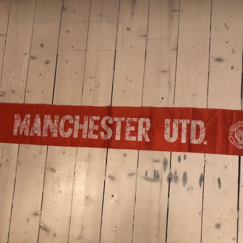 Manchester United - dobbeltsidet silkeskjerf fra 70-tallet