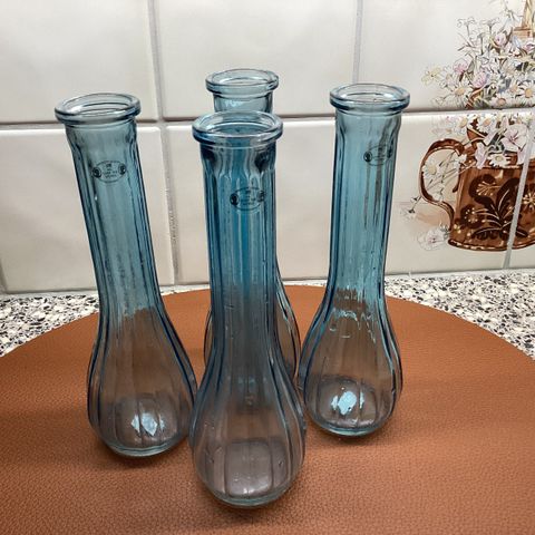 Turkis/lysblå vaser fra Søstrene Grene, til barnedåp ,konfirmasjon, selskap