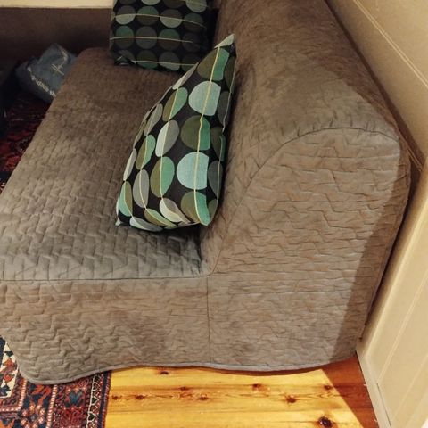 Sovesofa fra Ikea vurderes solgt.