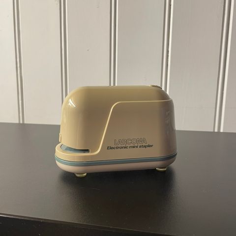 larcona electronic mini stapler