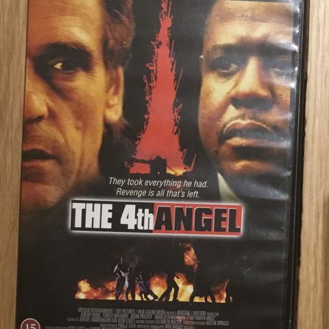 The fourth angel (2001)