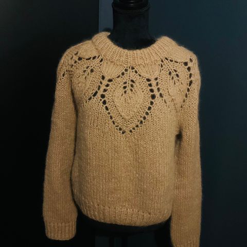 Chunky Dahlia genser fra Le Knit
