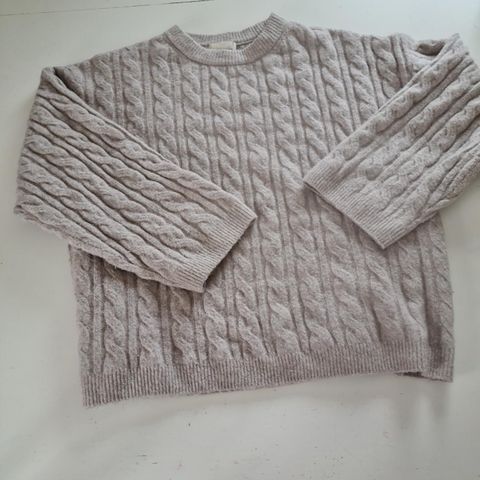 Flettestrikket ull genser fra HM