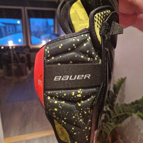 Bauer Vapor 3X junior leggskinn 30 cm