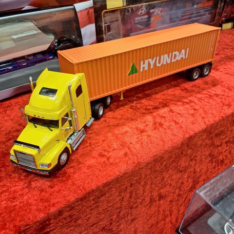 FREIGHTLINER LASTEBIL 1:43 ATLAS