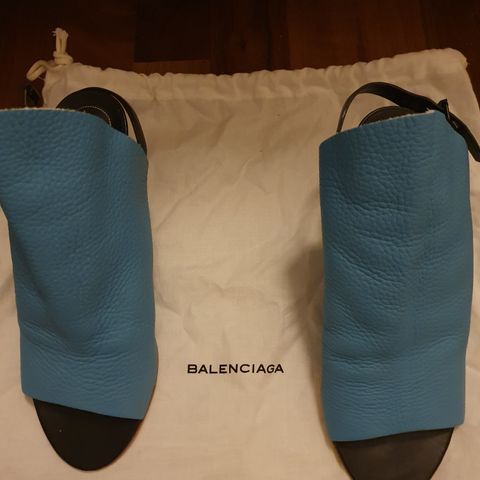 Balenciaga turkis skinn Slingback-sandaler størrelse 36