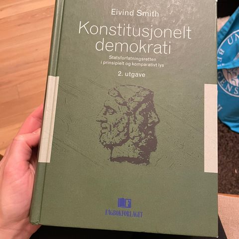 Konstitusjonelt demokrati av Eivind Smith, 2. utgave