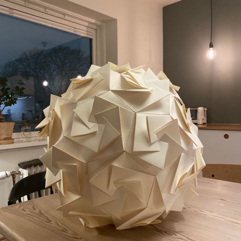Taklampe i papir/origami fra Habitat