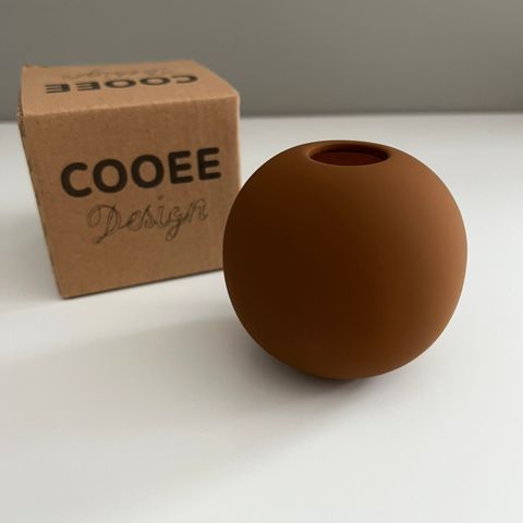 Cooee ball vase 8cm Coconut