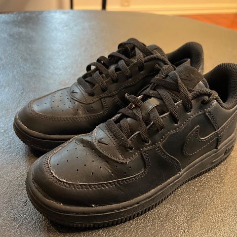 Pent brukte Air Force 1 i strl 33,5