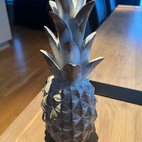 Ananas dekorasjonspynt selges billig!