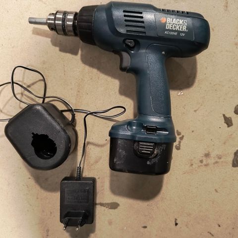 Black&Decker 2stk driller m/bor