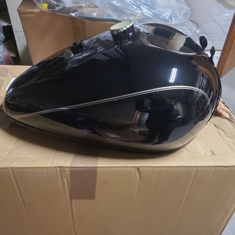 SUZUKI INTRUDER VL125 Tank