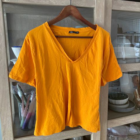 Gul / orange t-skjorte