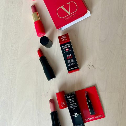 Deluxe travelsize lipsticks fra Valentino og Make Up For Ever