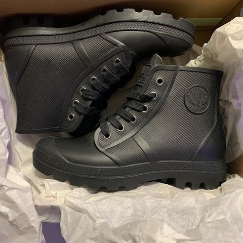 Selger Palladium Pampa Hi Rain Black - Vanntette Snørestøvletter