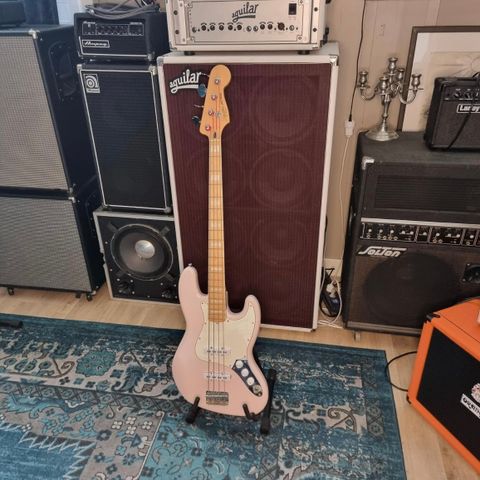 Fender Squier bass (Vintage Modified)