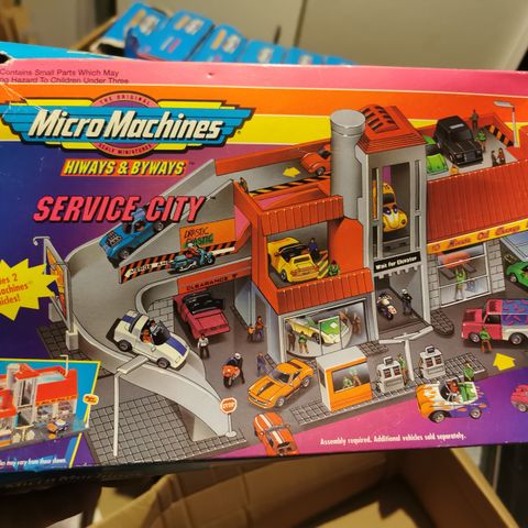 MicroMachines fra 90' tallet